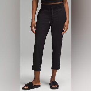 Lululemon Black Dance Pant Crop- Size 6 EUC